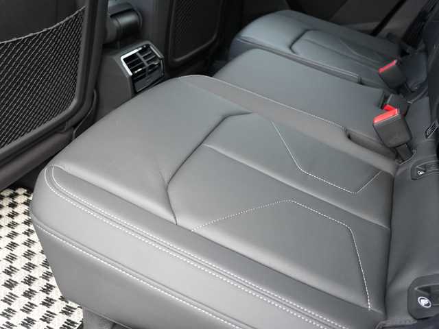 アウディ Ｑ３ 35TFSI Sライン 静岡県 2020(令2)年 1.9万km グレイシアホワイトメタリック ワンオーナー /AudyプレセンスACC/レーンアシスト　サイドアシスト /MMIナビフルセグTV BluetoothUSB/全方位カメラ/ブラックレザーシート シートヒーター /前席パワーシート/ワイヤレス充電/パワーバックドア /KAROフロアマッド/ドライブレコーダー/GPSレーダー/DSRCETC