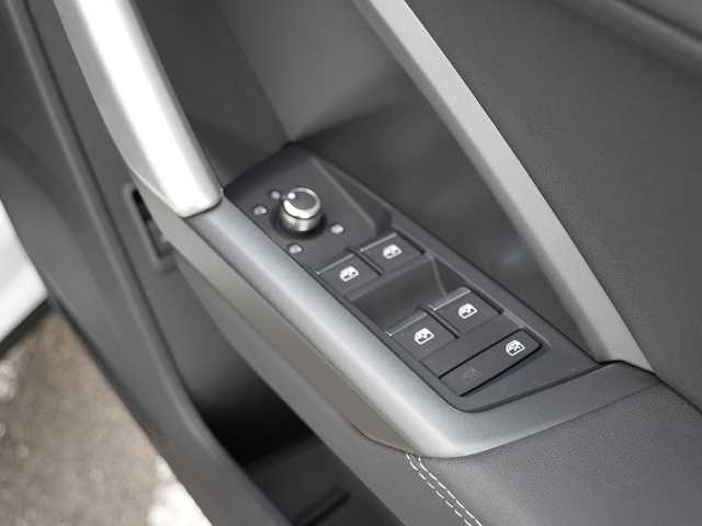 アウディ Ｑ３ 35TFSI Sライン 静岡県 2020(令2)年 1.9万km グレイシアホワイトメタリック ワンオーナー /AudyプレセンスACC/レーンアシスト　サイドアシスト /MMIナビフルセグTV BluetoothUSB/全方位カメラ/ブラックレザーシート シートヒーター /前席パワーシート/ワイヤレス充電/パワーバックドア /KAROフロアマッド/ドライブレコーダー/GPSレーダー/DSRCETC