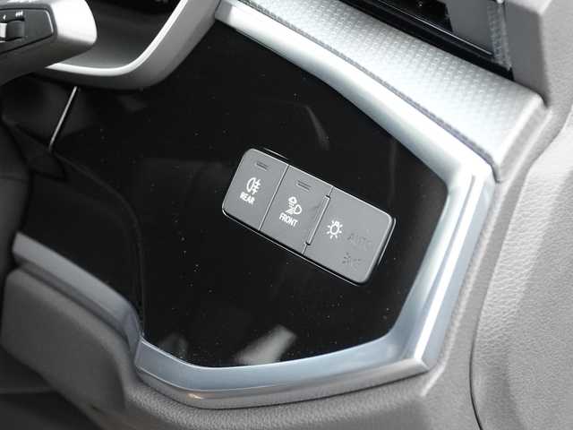 アウディ Ｑ３ 35TFSI Sライン 静岡県 2020(令2)年 1.9万km グレイシアホワイトメタリック ワンオーナー /AudyプレセンスACC/レーンアシスト　サイドアシスト /MMIナビフルセグTV BluetoothUSB/全方位カメラ/ブラックレザーシート シートヒーター /前席パワーシート/ワイヤレス充電/パワーバックドア /KAROフロアマッド/ドライブレコーダー/GPSレーダー/DSRCETC