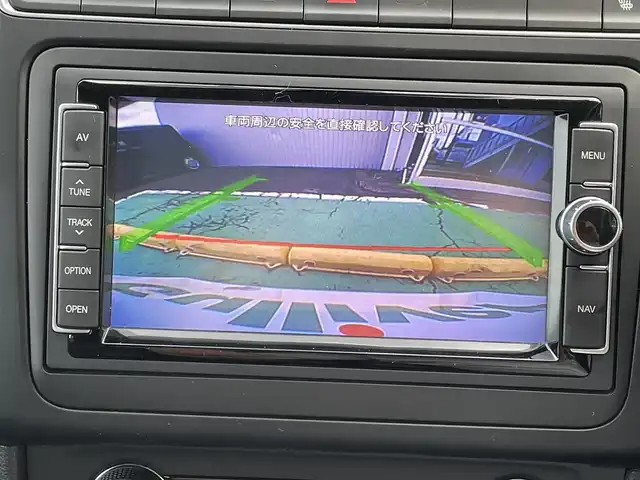 フォルクスワーゲン ポロ TSIハイライン 埼玉県 2016(平28)年 4.8万km ピュアホワイト 新車時保証書/純正SDナビ/　（フルセグTV/BT/SD/CD・DVD/VTR/USB/ラジ /      オ）/ステアリングスイッチ/パドルシフト/フロントシートヒーター/オートライト/フロントドライブレコーダー/ETC/アイドリングストップ/純正フロアマット/純正ドアバイザー/タイヤサイズ　　215/45/R16