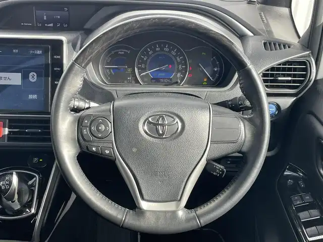 トヨタ ヴォクシー ハイブリッド ZS 煌Ⅲ 滋賀県 2021(令3)年 8万km ホワイトパールクリスタルシャイン 純正ナビ/(Bluetooth/フルセグ/CD/DVD)/モデリスタエアロ/トヨタセーフティーセンス/・プリクラッシュセーフティ/・レーンキープアシスト/・先行車発進告知/・Autoハイビーム/LEDオートライト/フォグ/クルーズコントロール/両側電動スライドドア/フリップダウンモニター/バックカメラ/ハーフレザーシート/シートヒーター/ETC2.0/前後ドライブレコーダー/電動格納ミラー/USB