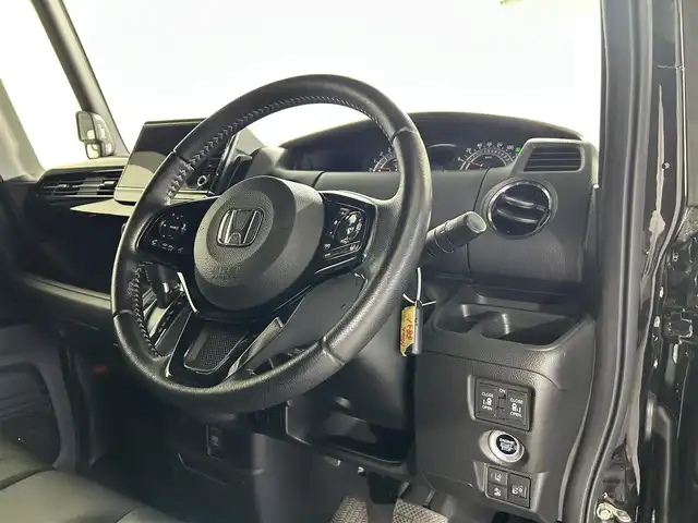 ホンダ Ｎ ＢＯＸ カスタム L ターボ 佐賀県 2021(令3)年 5万km クリスタルブラックパール 純正8インチGathersナビ/フルセグTV/DVD/CD/Bluetooth/バックカメラ/衝突被害軽減システム/レーダークルーズコントロール/レーンアシスト/ロードサインアシスト/オートライト/オートマチックハイビーム/LEDヘッドライト/LEDフォグライト/前方ドライブレコーダー/ビルトインETC/両側パワースライドドア/クリアランスソナー/運転席・助手席シートヒーター/ハーフレザーシート/パドルシフト/後席サンシェード/シートバックテーブル/ISOFIX対応シート/チップアップシート/純正15インチアルミホイール/純正フロアマット