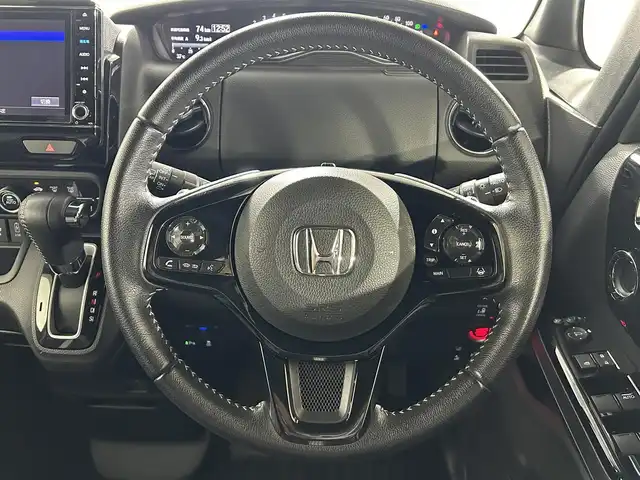 ホンダ Ｎ ＢＯＸ カスタム L ターボ 佐賀県 2021(令3)年 5万km クリスタルブラックパール 純正8インチGathersナビ/フルセグTV/DVD/CD/Bluetooth/バックカメラ/衝突被害軽減システム/レーダークルーズコントロール/レーンアシスト/ロードサインアシスト/オートライト/オートマチックハイビーム/LEDヘッドライト/LEDフォグライト/前方ドライブレコーダー/ビルトインETC/両側パワースライドドア/クリアランスソナー/運転席・助手席シートヒーター/ハーフレザーシート/パドルシフト/後席サンシェード/シートバックテーブル/ISOFIX対応シート/チップアップシート/純正15インチアルミホイール/純正フロアマット