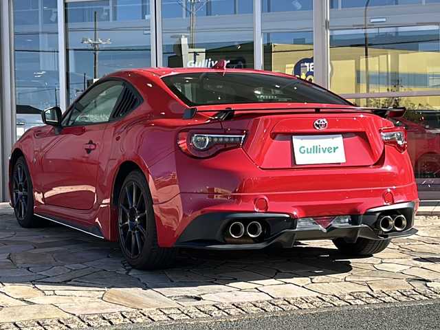 トヨタ ８６ GT リミテッド ブラックPKG 静岡県 2019(平31)年 8万km ピュアレッド 純正ナビ/・FM/AM/・CD/DVD/・フルセグTV/・SD録音/・Bluetooth/主要装備/・ＴＲＤエアロ/・ＥＴＣ/・パドルシフト/・オートエアコン/・シートヒーター/・サイドカーテンエアバッグ/・リアフォグ/・オートライト/・ＬＥＤライト/・クルーズコントロール/・ブレンボ製ブレーキ/・純正アルミホイール(ブラック塗装)