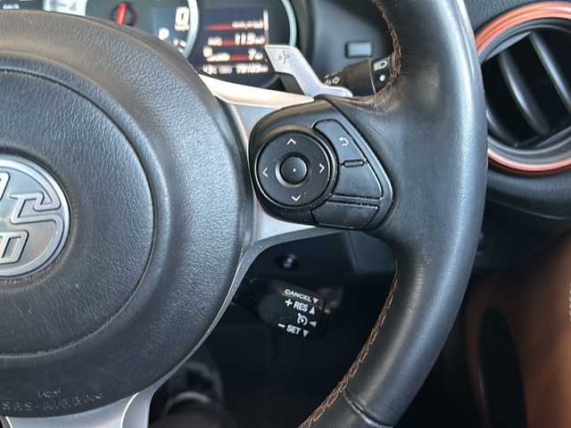 トヨタ ８６ GT リミテッド ブラックPKG 静岡県 2019(平31)年 8万km ピュアレッド 純正ナビ/・FM/AM/・CD/DVD/・フルセグTV/・SD録音/・Bluetooth/主要装備/・ＴＲＤエアロ/・ＥＴＣ/・パドルシフト/・オートエアコン/・シートヒーター/・サイドカーテンエアバッグ/・リアフォグ/・オートライト/・ＬＥＤライト/・クルーズコントロール/・ブレンボ製ブレーキ/・純正アルミホイール(ブラック塗装)