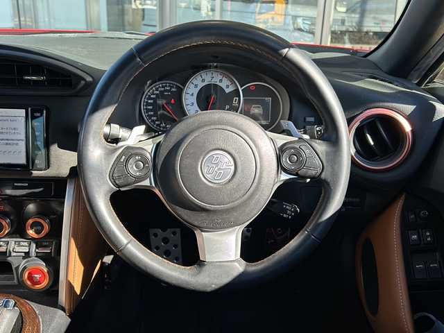 トヨタ ８６ GT リミテッド ブラックPKG 静岡県 2019(平31)年 8万km ピュアレッド 純正ナビ/・FM/AM/・CD/DVD/・フルセグTV/・SD録音/・Bluetooth/主要装備/・ＴＲＤエアロ/・ＥＴＣ/・パドルシフト/・オートエアコン/・シートヒーター/・サイドカーテンエアバッグ/・リアフォグ/・オートライト/・ＬＥＤライト/・クルーズコントロール/・ブレンボ製ブレーキ/・純正アルミホイール(ブラック塗装)