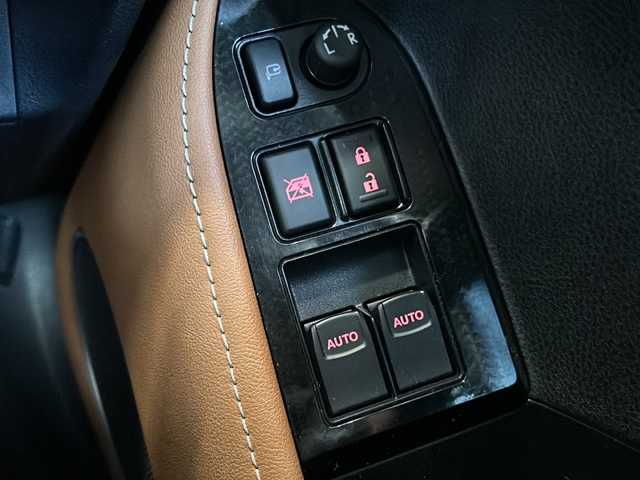 トヨタ ８６ GT リミテッド ブラックPKG 静岡県 2019(平31)年 8万km ピュアレッド 純正ナビ/・FM/AM/・CD/DVD/・フルセグTV/・SD録音/・Bluetooth/主要装備/・ＴＲＤエアロ/・ＥＴＣ/・パドルシフト/・オートエアコン/・シートヒーター/・サイドカーテンエアバッグ/・リアフォグ/・オートライト/・ＬＥＤライト/・クルーズコントロール/・ブレンボ製ブレーキ/・純正アルミホイール(ブラック塗装)