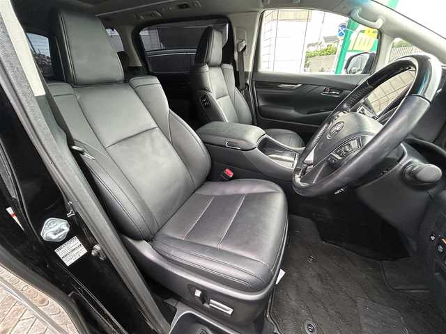 トヨタ アルファード S Cパッケージ 埼玉県 2021(令3)年 4.9万km ブラック ワンオーナー/HDDナビ/(AM/FM/BT)/フルセグTV/フリップダウンモニター/Toyota Safety Sense/・プリクラッシュセーフティ/・レーントレーシングアシスト/・アダプティブハイビームシステム/・オートマチックハイビーム/・ロードサインアシスト/・レーダークルーズコントロール（全車速追従機能付き）/・先行車発信告知機能/デジタルインナーミラー　/サンルーフ/モデリスタエアロ/アイドリングストップ/コーナーセンサー前後/ダブルエアコン/スマートキー×２/プッシュスタート/ステアリングスイッチ/100V充電/ステアリングリモコン/オットマン/本革シート/前席パワーシート/前席シートメモリー/前席エアシート/両側パワースライドドア/パワーバックドア/純正ドアバイザー/純正アルミホイール１８インチ/車両/ナビ 取扱説明書/保証書