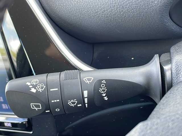 トヨタ プリウス Sツーリングセレクション 福岡県 2021(令3)年 6.6万km アティチュードブラックマイカ 純正９インチナビ　/（全方位カメラ、Bカメラ、TV、HDMI 、Bluetooth）　/シートヒーター　/ビルトインＥＴＣ　/ドライブレコーダー前/１００Ｖ充電　/クルーズコントロール　/車両接近警報 /横揺れ防止 /先行車発信告知 /クリアランスソナー /LEDヘッドライト/プッシュスタート/ステアリングボタン