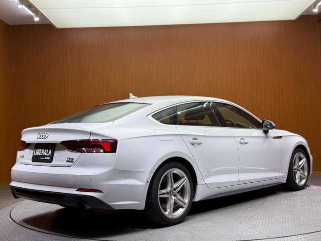 アウディ Ａ５ SB 45TFSIクワトロ スポーツ 千葉県 2018(平30)年 5.6万km 白 マトリクスＬＥＤ　/バーチャルコックピット　/ＡＣＣ/純正ナビ　/３６０°カメラ　/ハーフレザーシート　/シートヒーター　/パワーシート　　/電動リアゲート　/サイドアシスト/レーンアシスト　/純正１８インチＡＷ