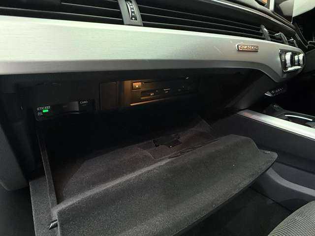 アウディ Ａ５ SB 45TFSIクワトロ スポーツ 千葉県 2018(平30)年 5.6万km 白 マトリクスＬＥＤ　/バーチャルコックピット　/ＡＣＣ/純正ナビ　/３６０°カメラ　/ハーフレザーシート　/シートヒーター　/パワーシート　　/電動リアゲート　/サイドアシスト/レーンアシスト　/純正１８インチＡＷ