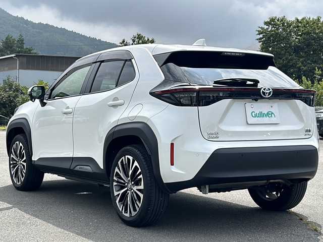 トヨタ ヤリスクロス ハイブリッド Z 山梨県 2021(令3)年 2.9万km ホワイトパールクリスタルシャイン トヨタセーフティセンス/　・プリクラッシュセーフティシステム/　・レーントレーシングアシスト/　・レーダークルーズコントロール/　・ロードサインアシスト/　・発進遅れ告知機能/　・オートマチックハイビーム/　・パーキングサポートブレーキ/純正ナビ/　(USB/BT/フルセグ)/バックカメラ/LEDオートライト/ハーフレザーシート/シートヒーター/純正18インチアルミホイール/ブラインドスポットモニター/ヘッドアップディスプレイ/クリアランスソナー/ダウンヒルアシストコントロールシステム/純正フロアマット/スマートキー/ビルトインETC2.0