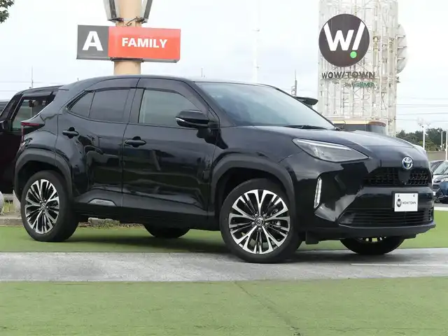 トヨタ ヤリスクロス ハイブリッド Z 千葉県 2021(令3)年 4.2万km ブラックマイカ Toyota Safety Sense/・プリクラッシュセーフティ/・レーンディパーチャーアラート/・オートハイビーム/・レーダークルーズコントロール/・ブラインドスポットモニター/アイドリングストップ/純正コネクティッドナビ/地デジTV/【Bluetooth接続】/パノラミックビューモニター/ドライブレコーダー/ハーフレザーシート/前席シートヒーター/革巻きステアリング/ステアリングスイッチ/ETC/LEDヘッドライト/ウインカーミラー/クリアランスソナー/純正18インチアルミホイル/サイド/カーテンエアバッグ/スマートキー