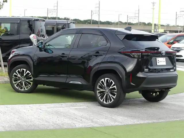 トヨタ ヤリスクロス ハイブリッド Z 千葉県 2021(令3)年 4.2万km ブラックマイカ Toyota Safety Sense/・プリクラッシュセーフティ/・レーンディパーチャーアラート/・オートハイビーム/・レーダークルーズコントロール/・ブラインドスポットモニター/アイドリングストップ/純正コネクティッドナビ/地デジTV/【Bluetooth接続】/パノラミックビューモニター/ドライブレコーダー/ハーフレザーシート/前席シートヒーター/革巻きステアリング/ステアリングスイッチ/ETC/LEDヘッドライト/ウインカーミラー/クリアランスソナー/純正18インチアルミホイル/サイド/カーテンエアバッグ/スマートキー