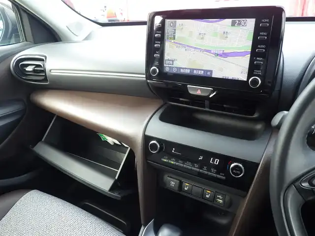 トヨタ ヤリスクロス ハイブリッド Z 千葉県 2021(令3)年 4.2万km ブラックマイカ Toyota Safety Sense/・プリクラッシュセーフティ/・レーンディパーチャーアラート/・オートハイビーム/・レーダークルーズコントロール/・ブラインドスポットモニター/アイドリングストップ/純正コネクティッドナビ/地デジTV/【Bluetooth接続】/パノラミックビューモニター/ドライブレコーダー/ハーフレザーシート/前席シートヒーター/革巻きステアリング/ステアリングスイッチ/ETC/LEDヘッドライト/ウインカーミラー/クリアランスソナー/純正18インチアルミホイル/サイド/カーテンエアバッグ/スマートキー