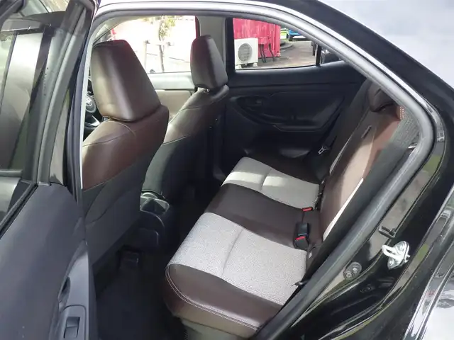 トヨタ ヤリスクロス ハイブリッド Z 千葉県 2021(令3)年 4.2万km ブラックマイカ Toyota Safety Sense/・プリクラッシュセーフティ/・レーンディパーチャーアラート/・オートハイビーム/・レーダークルーズコントロール/・ブラインドスポットモニター/アイドリングストップ/純正コネクティッドナビ/地デジTV/【Bluetooth接続】/パノラミックビューモニター/ドライブレコーダー/ハーフレザーシート/前席シートヒーター/革巻きステアリング/ステアリングスイッチ/ETC/LEDヘッドライト/ウインカーミラー/クリアランスソナー/純正18インチアルミホイル/サイド/カーテンエアバッグ/スマートキー