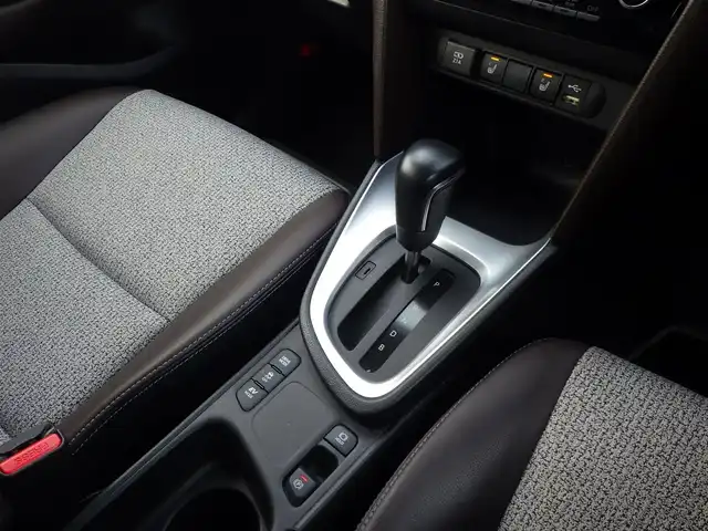 トヨタ ヤリスクロス ハイブリッド Z 千葉県 2021(令3)年 4.2万km ブラックマイカ Toyota Safety Sense/・プリクラッシュセーフティ/・レーンディパーチャーアラート/・オートハイビーム/・レーダークルーズコントロール/・ブラインドスポットモニター/アイドリングストップ/純正コネクティッドナビ/地デジTV/【Bluetooth接続】/パノラミックビューモニター/ドライブレコーダー/ハーフレザーシート/前席シートヒーター/革巻きステアリング/ステアリングスイッチ/ETC/LEDヘッドライト/ウインカーミラー/クリアランスソナー/純正18インチアルミホイル/サイド/カーテンエアバッグ/スマートキー