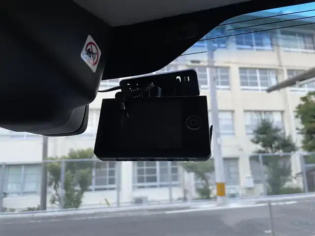 スズキ スペーシア カスタム Z ターボ 福岡県 2017(平29)年 2.8万km スチールシルバーM 純正ナビ/（AM/FM/CD/DVD/USB/AUX/Bluetooth/フルセグTV）/クルーズコントロール/ハンズフリー/アイドリングストップ/レーンキープ/衝突軽減ブレーキ/ETC/ドライブレコーダー前（SD有り）/パドルシフト/オートライト/電格ミラー/純正フロアマット/純正アルミホイール/保証書/取扱説明書/スペアキー×１/プッシュスタート