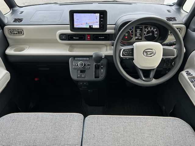 ダイハツ ムーヴ キャンバス ストライプス G 栃木県 2024(令6)年 0.1万km シャイニングホワイトパール/サンドベージュメタリック スマートアシスト/・衝突回避支援ブレーキ機能/・ブレーキ制御付誤発進抑制機能/・車線逸脱抑制制御機能/・路側逸脱警報機能/・先行車発進お知らせ機能/・標識認識機能/・アダプティブドライビングビーム/社外メモリナビ/フルセグTV/DVD/Bluetooth/バックカメラ/両側パワースライドドア/スマートキー/シートヒーター/保温機能付カップホルダー/ステアリングリモコン/純正フロアマット/LEDヘッドライト/フォグランプ/オートライト/コーナーセンサー