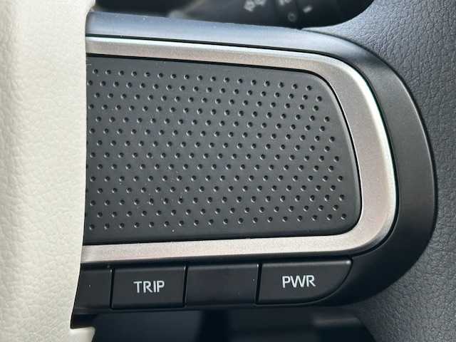 ダイハツ ムーヴ キャンバス ストライプス G 栃木県 2024(令6)年 0.1万km シャイニングホワイトパール/サンドベージュメタリック スマートアシスト/・衝突回避支援ブレーキ機能/・ブレーキ制御付誤発進抑制機能/・車線逸脱抑制制御機能/・路側逸脱警報機能/・先行車発進お知らせ機能/・標識認識機能/・アダプティブドライビングビーム/社外メモリナビ/フルセグTV/DVD/Bluetooth/バックカメラ/両側パワースライドドア/スマートキー/シートヒーター/保温機能付カップホルダー/ステアリングリモコン/純正フロアマット/LEDヘッドライト/フォグランプ/オートライト/コーナーセンサー