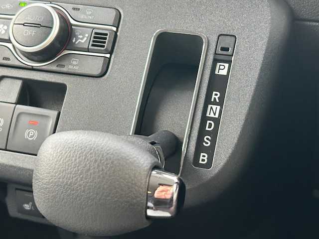 ダイハツ ムーヴ キャンバス ストライプス G 栃木県 2024(令6)年 0.1万km シャイニングホワイトパール/サンドベージュメタリック スマートアシスト/・衝突回避支援ブレーキ機能/・ブレーキ制御付誤発進抑制機能/・車線逸脱抑制制御機能/・路側逸脱警報機能/・先行車発進お知らせ機能/・標識認識機能/・アダプティブドライビングビーム/社外メモリナビ/フルセグTV/DVD/Bluetooth/バックカメラ/両側パワースライドドア/スマートキー/シートヒーター/保温機能付カップホルダー/ステアリングリモコン/純正フロアマット/LEDヘッドライト/フォグランプ/オートライト/コーナーセンサー