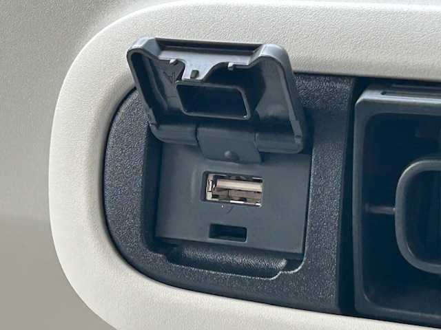 ダイハツ ムーヴ キャンバス ストライプス G 栃木県 2024(令6)年 0.1万km シャイニングホワイトパール/サンドベージュメタリック スマートアシスト/・衝突回避支援ブレーキ機能/・ブレーキ制御付誤発進抑制機能/・車線逸脱抑制制御機能/・路側逸脱警報機能/・先行車発進お知らせ機能/・標識認識機能/・アダプティブドライビングビーム/社外メモリナビ/フルセグTV/DVD/Bluetooth/バックカメラ/両側パワースライドドア/スマートキー/シートヒーター/保温機能付カップホルダー/ステアリングリモコン/純正フロアマット/LEDヘッドライト/フォグランプ/オートライト/コーナーセンサー