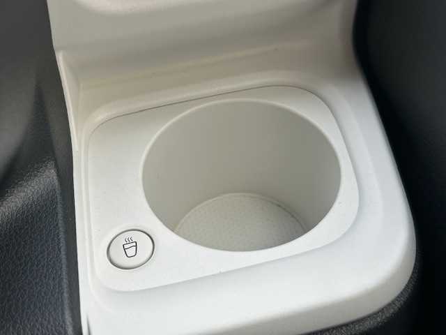 ダイハツ ムーヴ キャンバス ストライプス G 栃木県 2024(令6)年 0.1万km シャイニングホワイトパール/サンドベージュメタリック スマートアシスト/・衝突回避支援ブレーキ機能/・ブレーキ制御付誤発進抑制機能/・車線逸脱抑制制御機能/・路側逸脱警報機能/・先行車発進お知らせ機能/・標識認識機能/・アダプティブドライビングビーム/社外メモリナビ/フルセグTV/DVD/Bluetooth/バックカメラ/両側パワースライドドア/スマートキー/シートヒーター/保温機能付カップホルダー/ステアリングリモコン/純正フロアマット/LEDヘッドライト/フォグランプ/オートライト/コーナーセンサー