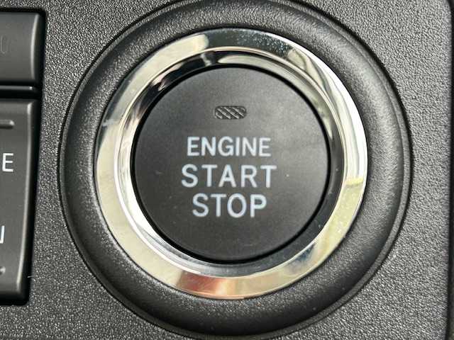 ダイハツ ムーヴ キャンバス ストライプス G 栃木県 2024(令6)年 0.1万km シャイニングホワイトパール/サンドベージュメタリック スマートアシスト/・衝突回避支援ブレーキ機能/・ブレーキ制御付誤発進抑制機能/・車線逸脱抑制制御機能/・路側逸脱警報機能/・先行車発進お知らせ機能/・標識認識機能/・アダプティブドライビングビーム/社外メモリナビ/フルセグTV/DVD/Bluetooth/バックカメラ/両側パワースライドドア/スマートキー/シートヒーター/保温機能付カップホルダー/ステアリングリモコン/純正フロアマット/LEDヘッドライト/フォグランプ/オートライト/コーナーセンサー