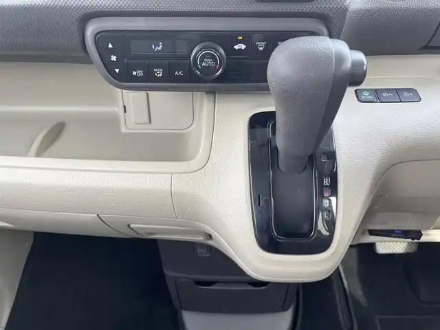 ホンダ Ｎ ＢＯＸ G 福岡県 2019(平31)年 6.4万km モーニングミストブルーM ストラーダナビ/（AM/FM/CD/BT/ワンセグ）/ワンオーナー/ETC/前方ドライブレコーダー/フロアマット/両側スライドドア/横滑り防止装置/プッシュスタート/スマートキー/ドアバイザー/電動格納ミラー/アイドリングストップ/Wエアバッグ/保証書・取扱説明書