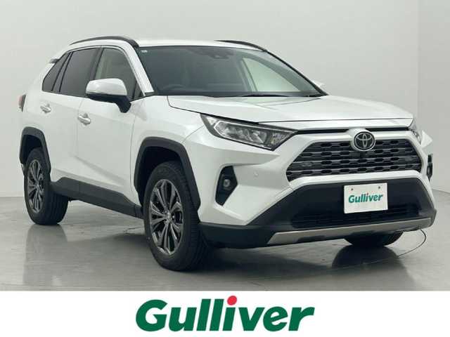 トヨタ ＲＡＶ４ G 熊本県 2024(令6)年 1万km プラチナホワイトパールマイカ 禁煙車　/１０．５インチディスプレイオーディオ（ＡｐｐｌＣａｒＰｌａｙ・ＡｎｄｒｏｉｄＡｕｔｏ・ＢＴ・フルセグ）/アラウンドビューモニター/前方ドライブレコーダー　/ＥＴＣ２．０　/レーダークルーズコントロール/前席シートヒーター　/ステアリングヒーター/前席エアーシート/運転席パワーシート（メモリー付き）/パワーバックドア/前後クリアランスソナー/ブラインドスポットモニター/衝突軽減ブレーキ/レーンキープアシスト/ダウンヒルアシスト/横滑り防止/デジタルインナーミラー/ルーフレール/純正フロアマット/純正１８インチAW/オートライト/オートマチックハイビーム/LEDヘッドライト/フォグライト/スマートキー/プッシュスタート/保証書/取扱説明書