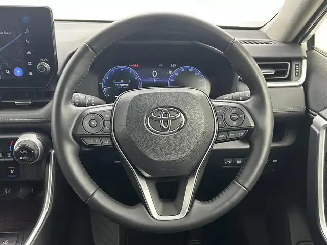 トヨタ ＲＡＶ４ G 熊本県 2024(令6)年 1万km プラチナホワイトパールマイカ 禁煙車　/１０．５インチディスプレイオーディオ（ＡｐｐｌＣａｒＰｌａｙ・ＡｎｄｒｏｉｄＡｕｔｏ・ＢＴ・フルセグ）/アラウンドビューモニター/前方ドライブレコーダー　/ＥＴＣ２．０　/レーダークルーズコントロール/前席シートヒーター　/ステアリングヒーター/前席エアーシート/運転席パワーシート（メモリー付き）/パワーバックドア/前後クリアランスソナー/ブラインドスポットモニター/衝突軽減ブレーキ/レーンキープアシスト/ダウンヒルアシスト/横滑り防止/デジタルインナーミラー/ルーフレール/純正フロアマット/純正１８インチAW/オートライト/オートマチックハイビーム/LEDヘッドライト/フォグライト/スマートキー/プッシュスタート/保証書/取扱説明書