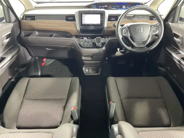 ホンダ フリード ハイブリット G ホンダセンシング 神奈川県 2020(令2)年 5.4万km プラチナホワイトパール 純正7型メモリーナビゲーション【VXM-204VFi】/フルセグ　CD/DVD　iPod　AUX　MUSICRACK　AM FM Bluetooth/バックカメラ/両側電動スライドドア【サンシェード】/ホンダセンシング/CMBS衝突軽減ブレーキ/アクティブクルーズコントロール/LKAS車線維持支援システム/路外逸脱抑制機能/誤発進抑制機能/先行車発進お知らせ機能/標識認識機能/リアソナー/前席シートヒーター/ビルトインETC/プッシュスタート/スマートキー/lEDヘッドライト/アクティブコーナリングランプ/オートライト/純正前後ドライブレコーダー/取説　保証書　スペアキー