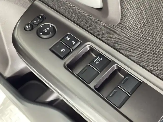ホンダ フリード ハイブリット G ホンダセンシング 神奈川県 2020(令2)年 5.4万km プラチナホワイトパール 純正7型メモリーナビゲーション【VXM-204VFi】/フルセグ　CD/DVD　iPod　AUX　MUSICRACK　AM FM Bluetooth/バックカメラ/両側電動スライドドア【サンシェード】/ホンダセンシング/CMBS衝突軽減ブレーキ/アクティブクルーズコントロール/LKAS車線維持支援システム/路外逸脱抑制機能/誤発進抑制機能/先行車発進お知らせ機能/標識認識機能/リアソナー/前席シートヒーター/ビルトインETC/プッシュスタート/スマートキー/lEDヘッドライト/アクティブコーナリングランプ/オートライト/純正前後ドライブレコーダー/取説　保証書　スペアキー