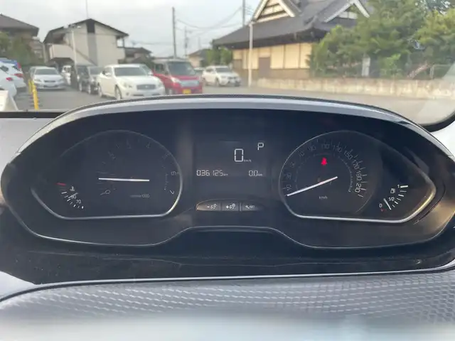 プジョー ２０８ アリュール 栃木県 2018(平30)年 3.7万km 赤 アクティブシティブレーキ/AppleCarPlay/バックカメラ/バックソナー /ETC/キーレスキー /オートライト/クルーズコントロール/ドライブレコーダー