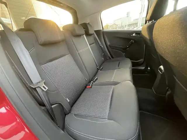 プジョー ２０８ アリュール 栃木県 2018(平30)年 3.7万km 赤 アクティブシティブレーキ/AppleCarPlay/バックカメラ/バックソナー /ETC/キーレスキー /オートライト/クルーズコントロール/ドライブレコーダー
