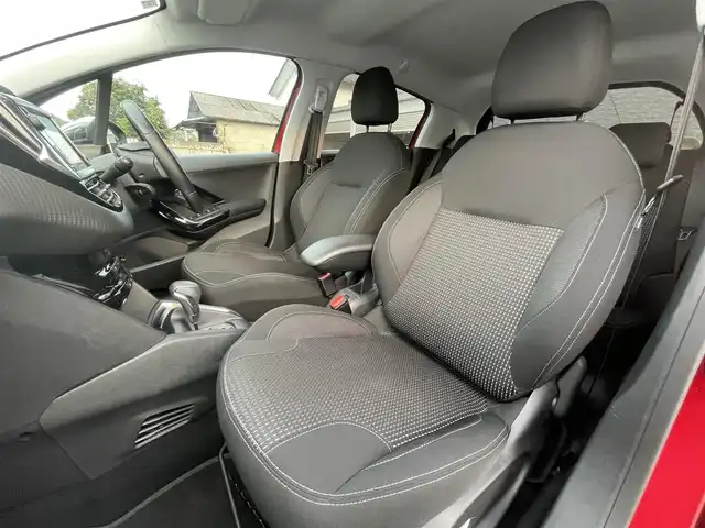 プジョー ２０８ アリュール 栃木県 2018(平30)年 3.7万km 赤 アクティブシティブレーキ/AppleCarPlay/バックカメラ/バックソナー /ETC/キーレスキー /オートライト/クルーズコントロール/ドライブレコーダー