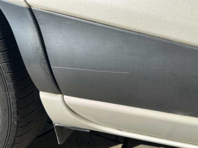 トヨタ シエンタ G 静岡県 2015(平27)年 9.7万km ホワイトパールクリスタルシャイン 純正SDナビ/・CD/・DVD/・フルセグＴＶ/・Bluetooth/・AM/・FM/主要装備/・両側パワスラ/・衝突軽減/・レーンキープ/・バックカメラ/・ETC/・シートヒーターD/N席/・LEDヘッドライト/・オートライト/・オートハイビーム/・フォグランプ/・純正フロアマット/・社外アルミホイール/・スマートキー/・プッシュスタート/・スペアキー1本