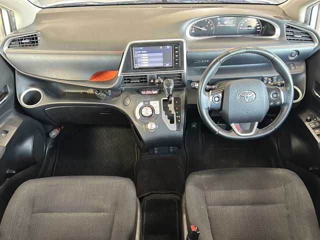 トヨタ シエンタ G 静岡県 2015(平27)年 9.7万km ホワイトパールクリスタルシャイン 純正SDナビ/・CD/・DVD/・フルセグＴＶ/・Bluetooth/・AM/・FM/主要装備/・両側パワスラ/・衝突軽減/・レーンキープ/・バックカメラ/・ETC/・シートヒーターD/N席/・LEDヘッドライト/・オートライト/・オートハイビーム/・フォグランプ/・純正フロアマット/・社外アルミホイール/・スマートキー/・プッシュスタート/・スペアキー1本