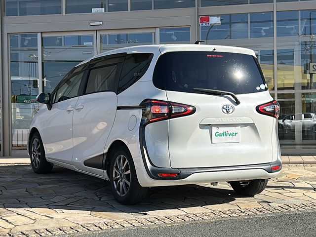 トヨタ シエンタ G 静岡県 2015(平27)年 9.7万km ホワイトパールクリスタルシャイン 純正SDナビ/・CD/・DVD/・フルセグＴＶ/・Bluetooth/・AM/・FM/主要装備/・両側パワスラ/・衝突軽減/・レーンキープ/・バックカメラ/・ETC/・シートヒーターD/N席/・LEDヘッドライト/・オートライト/・オートハイビーム/・フォグランプ/・純正フロアマット/・社外アルミホイール/・スマートキー/・プッシュスタート/・スペアキー1本