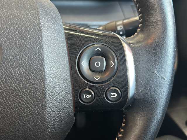 トヨタ シエンタ G 静岡県 2015(平27)年 9.7万km ホワイトパールクリスタルシャイン 純正SDナビ/・CD/・DVD/・フルセグＴＶ/・Bluetooth/・AM/・FM/主要装備/・両側パワスラ/・衝突軽減/・レーンキープ/・バックカメラ/・ETC/・シートヒーターD/N席/・LEDヘッドライト/・オートライト/・オートハイビーム/・フォグランプ/・純正フロアマット/・社外アルミホイール/・スマートキー/・プッシュスタート/・スペアキー1本