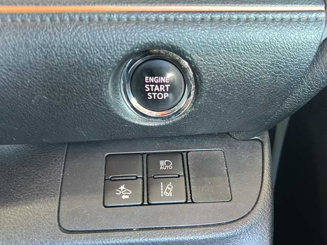 トヨタ シエンタ G 静岡県 2015(平27)年 9.7万km ホワイトパールクリスタルシャイン 純正SDナビ/・CD/・DVD/・フルセグＴＶ/・Bluetooth/・AM/・FM/主要装備/・両側パワスラ/・衝突軽減/・レーンキープ/・バックカメラ/・ETC/・シートヒーターD/N席/・LEDヘッドライト/・オートライト/・オートハイビーム/・フォグランプ/・純正フロアマット/・社外アルミホイール/・スマートキー/・プッシュスタート/・スペアキー1本