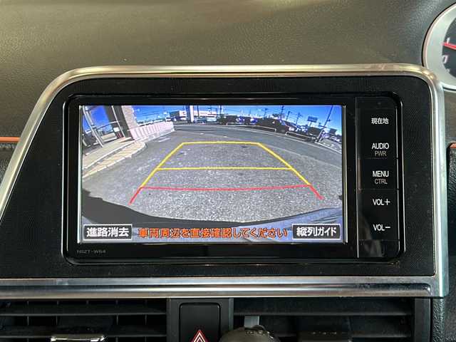 トヨタ シエンタ G 静岡県 2015(平27)年 9.7万km ホワイトパールクリスタルシャイン 純正SDナビ/・CD/・DVD/・フルセグＴＶ/・Bluetooth/・AM/・FM/主要装備/・両側パワスラ/・衝突軽減/・レーンキープ/・バックカメラ/・ETC/・シートヒーターD/N席/・LEDヘッドライト/・オートライト/・オートハイビーム/・フォグランプ/・純正フロアマット/・社外アルミホイール/・スマートキー/・プッシュスタート/・スペアキー1本