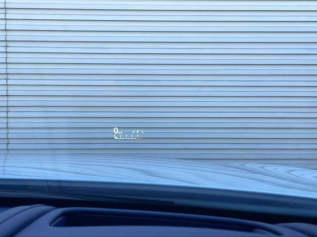 レクサス ＬＣ 500 Lパッケージ 東京都 2018(平30)年 0.4万km ホワイトノーヴァガラスフレーク ワンオーナー/登録時走行距離【4205km】/純正ナビ/（フルセグ/BT/CD/DVD/FM/AM）/ドライブレコーダー【前後】/バックカメラ　ETC2.0/ガラスルーフ【開かない】/Lexus Safety System +/・レーンキーピングアシスト/・プリクラッシュセーフティ/・レーダークルーズコントロール/・オートマチックハイビーム/ブラインドスポットモニター/コーナーセンサー/ヘッドアップディスプレイ/パドルシフト/ステアリングヒーター/レザーシート/シートヒーター（D/N）/エアーシート（D/N）/オートホールド/スマートキー×２/カードキー×１/純正２１インチアルミ