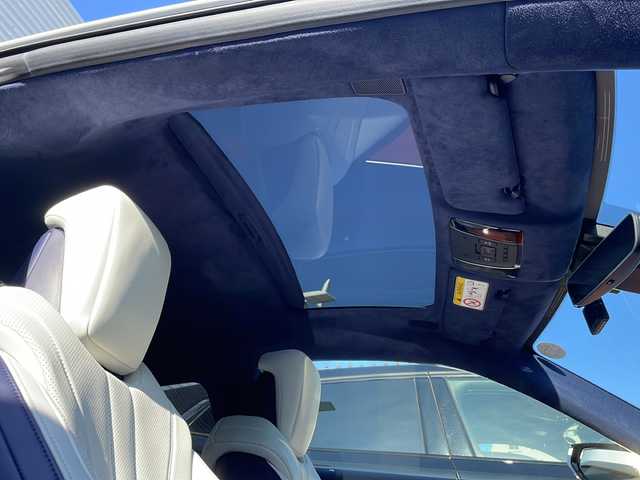 レクサス ＬＣ 500 Lパッケージ 東京都 2018(平30)年 0.4万km ホワイトノーヴァガラスフレーク ワンオーナー/登録時走行距離【4205km】/純正ナビ/（フルセグ/BT/CD/DVD/FM/AM）/ドライブレコーダー【前後】/バックカメラ　ETC2.0/ガラスルーフ【開かない】/Lexus Safety System +/・レーンキーピングアシスト/・プリクラッシュセーフティ/・レーダークルーズコントロール/・オートマチックハイビーム/ブラインドスポットモニター/コーナーセンサー/ヘッドアップディスプレイ/パドルシフト/ステアリングヒーター/レザーシート/シートヒーター（D/N）/エアーシート（D/N）/オートホールド/スマートキー×２/カードキー×１/純正２１インチアルミ