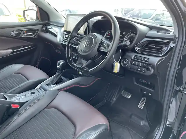 スズキ フロンクス 佐賀県 2024(令6)年 1.3万km 黒 ワンオーナー/純正9インチメモリーナビゲーション/・フルセグTV/AM/FM/USB/Bluetooth/・Apple Car Play/Android Auto/全方位モニター/ドライブレコーダー機能付デジタルインナーミラー/ETC/ヘッドアップディスプレイ/ミラーヒーター/電子パーキングブレーキ/・AUTO HOLD機能/置くだけ充電/ハーフレザーシート/DN席シートヒーター/ISOFIX対応/パドルシフト/革巻きステアリング/ステアリングリモコン/純正16インチアルミホイール/純正LEDヘッドライト/・オートマチックハイビーム/社外オールシーズンフロアマット/新車保証書/取扱説明書/色コード「WB3」/スズキセーフティサポート/・アダプティブクルーズコントロール/・レーダーブレーキサポート/・車線逸脱警報機能/・ブラインドスポットモニター/・クリアランスソナー