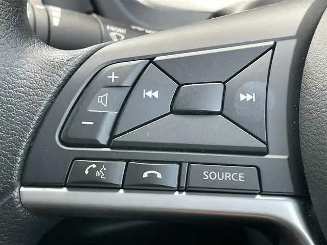 日産 ノート e－パワー X Vセレクション 千葉県 2020(令2)年 3万km ガーネットレッド 衝突軽減ブレーキ/全方位カメラ/純正７インチＳＤナビ/フルセグ/デジタルインナーミラー/ＥＴＣ/コーナーセンサー/ＬＥＤヘッドライト/オートライト/オートハイビーム/純正１５インチＡＷ