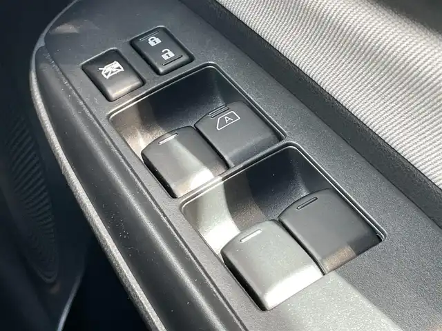 日産 ノート e－パワー X Vセレクション 千葉県 2020(令2)年 3万km ガーネットレッド 衝突軽減ブレーキ/全方位カメラ/純正７インチＳＤナビ/フルセグ/デジタルインナーミラー/ＥＴＣ/コーナーセンサー/ＬＥＤヘッドライト/オートライト/オートハイビーム/純正１５インチＡＷ