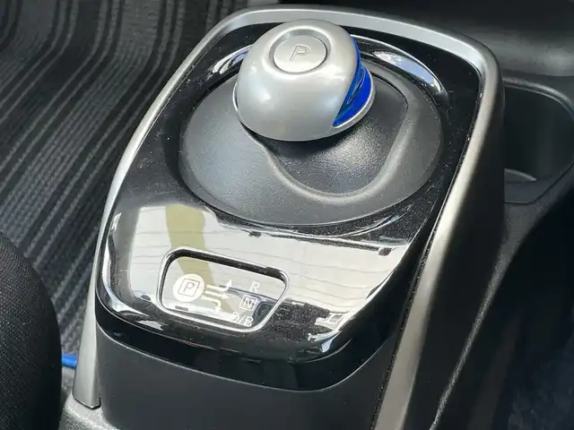 日産 ノート e－パワー X Vセレクション 千葉県 2020(令2)年 3万km ガーネットレッド 衝突軽減ブレーキ/全方位カメラ/純正７インチＳＤナビ/フルセグ/デジタルインナーミラー/ＥＴＣ/コーナーセンサー/ＬＥＤヘッドライト/オートライト/オートハイビーム/純正１５インチＡＷ