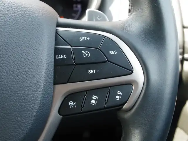 クライスラー・ジープ ジープ グランドチェロキー LTD 埼玉県 2019(令1)年 5.2万km 白 ブラックレザーシート/アダプティブクルーズコントロール/CarPlay/パークセンサー/ブラインドスポットモニター/バック/サイドカメラ/純正ナビ/ドラレコ/ETC/フルセグTV/シートヒーター/エアサス/ベンチレーション
