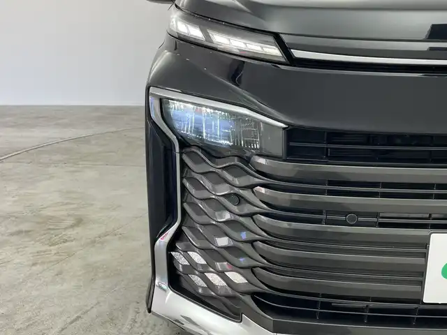 トヨタ ヴォクシー S－Z 群馬県 2022(令4)年 1.9万km アティチュードブラックマイカ 純正１０．５型ナビ　バックカメラ　アダプティブクルーズコントロール　レーンキープアシスト　衝突被害軽減ブレーキ　シートヒーター　両側パワースライドドア　オートマチックハイビーム　ＥＴＣ２．０　禁煙車